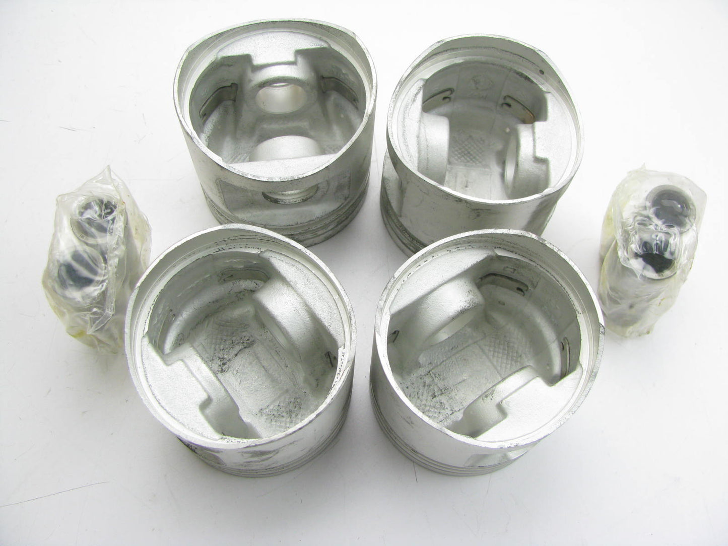 (4) Beck Arnley 012-4807 Standard Size Engine Piston W/ Rings 76-80 VW 1.6L Gas