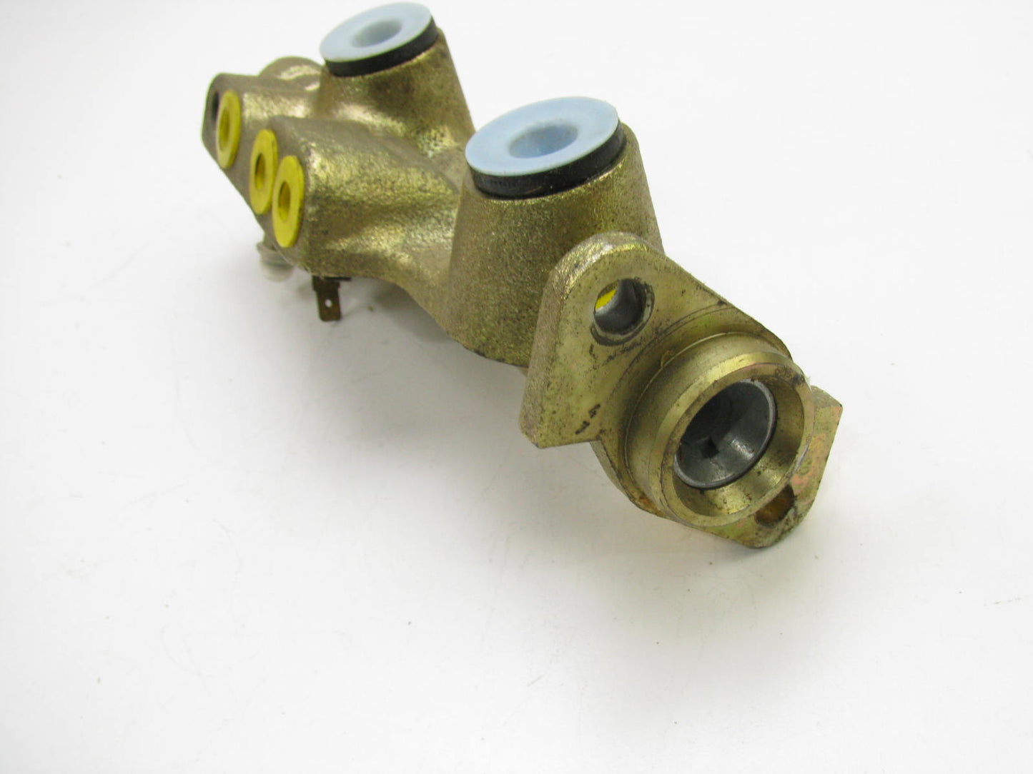 Beck Arnley 072-5689 Brake Master Cylinder For 1977-1983 Renault LeCar, 1976 R5