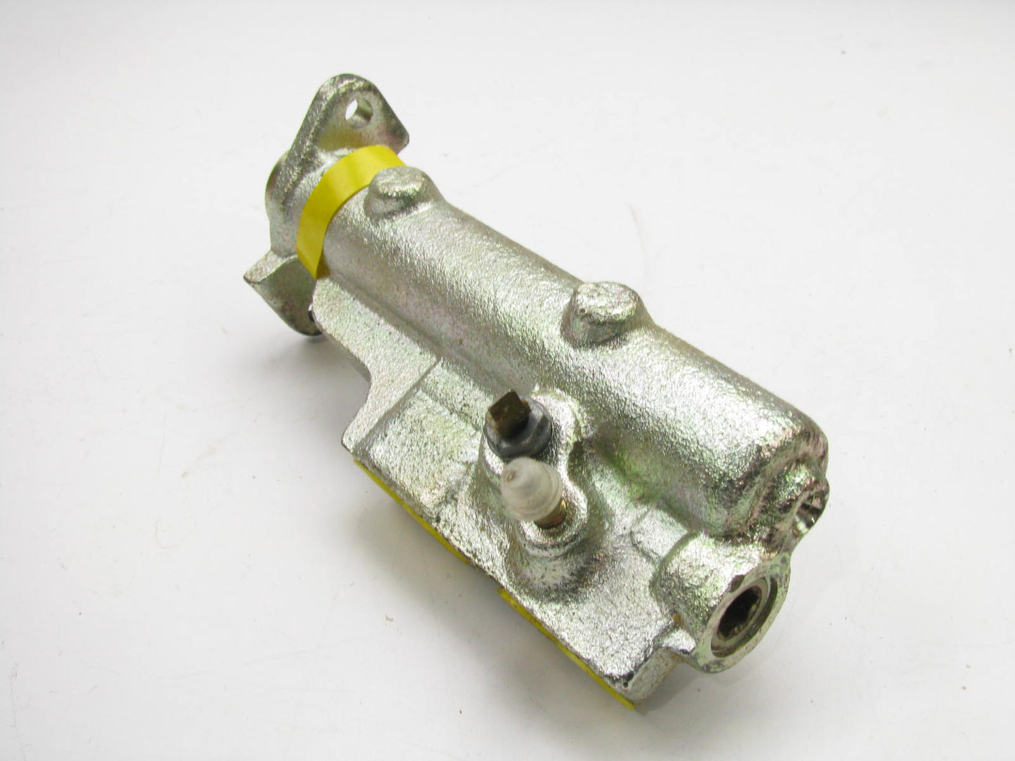 Beck Arnley 072-5689 Brake Master Cylinder For 1977-1983 Renault LeCar, 1976 R5