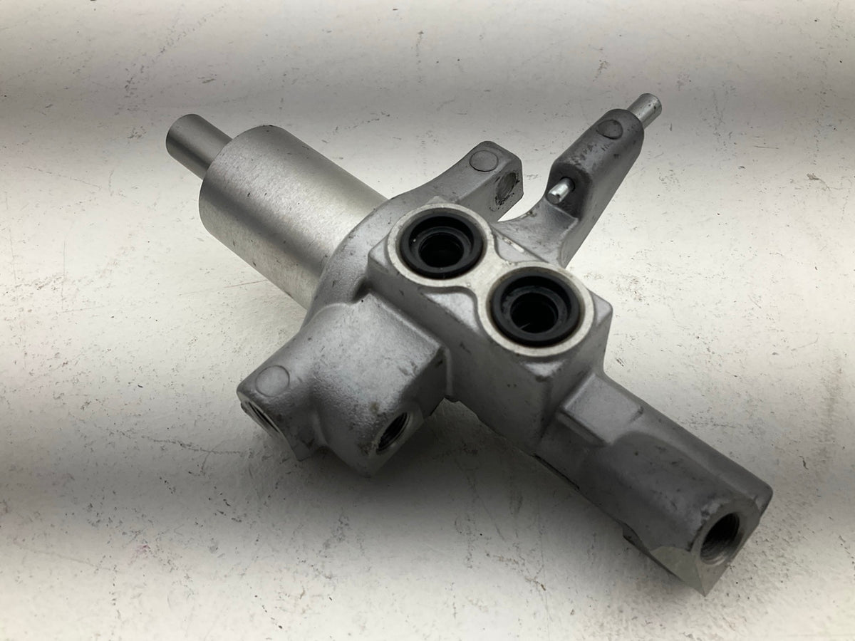 Beck Arnley 072-9918 Brake Master Cylinder