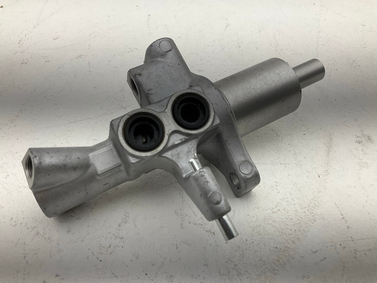 Beck Arnley 072-9918 Brake Master Cylinder