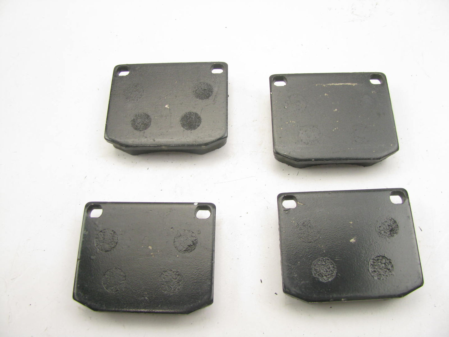 Beck Arnley 087-1182 Front Disc Brake Pad Set For 1975-1980 Saab 99 1979-82 900
