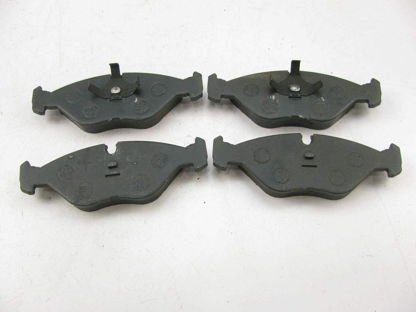 Beck Arnley 087-1410 Front Disc Brake Pads For 1988-1998 Saab 9000