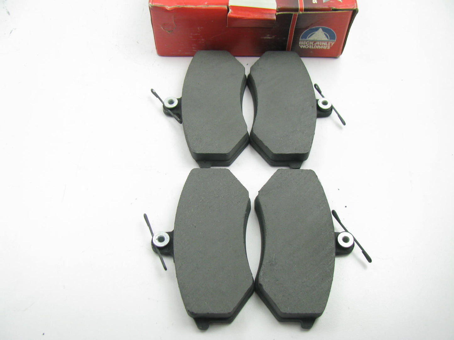 Beck Arnley 0890107 FRONT Disc Brake Pads For 1995-1997 VW Cabrio, 90-93 Passat