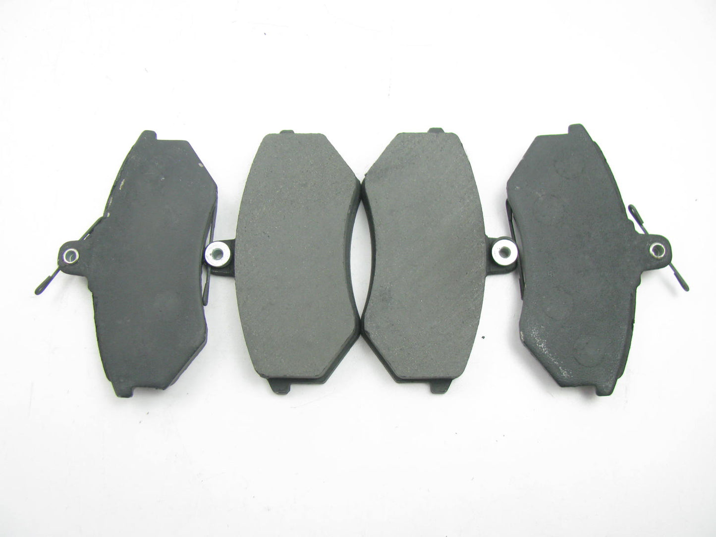 Beck Arnley 0890107 FRONT Disc Brake Pads For 1995-1997 VW Cabrio, 90-93 Passat