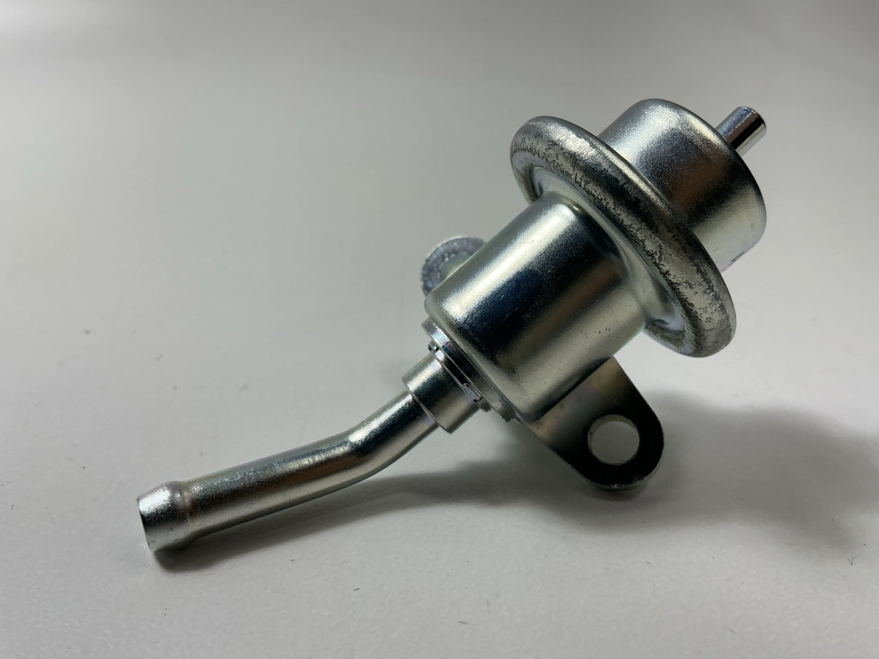 Beck Arnley 158-0451 Fuel Pressure Regulator 1993-97 Honda Isuzu 2.6L