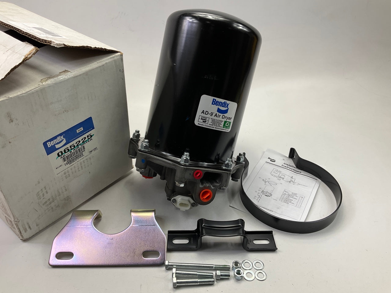 NEW Genuine Bendix AD-9 Air Dryer 065225 With Mounting Hardware