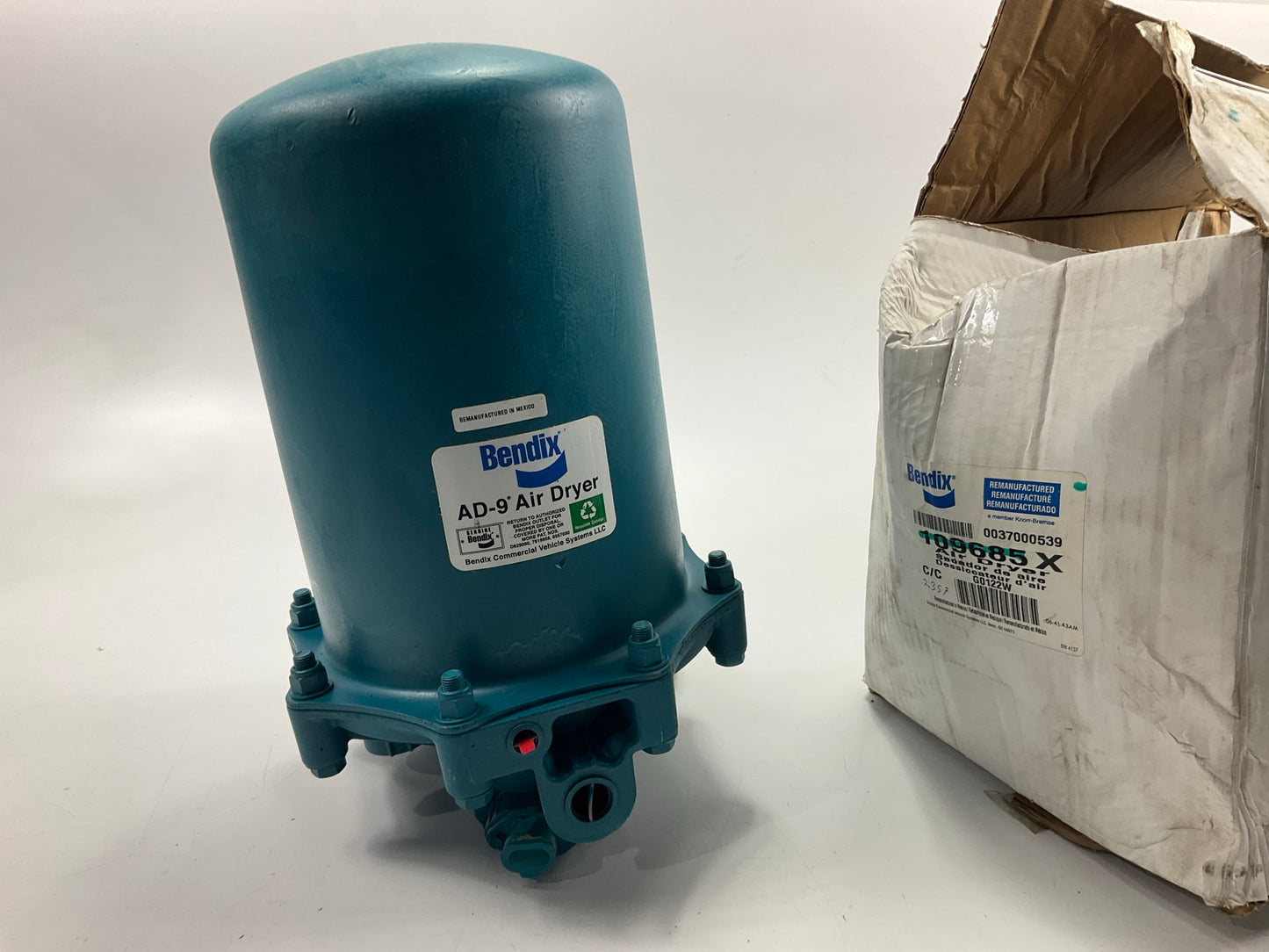 REMAN. Bendix 109685X AD-9 Air Brake Dryer, 12 Volt 3 Port