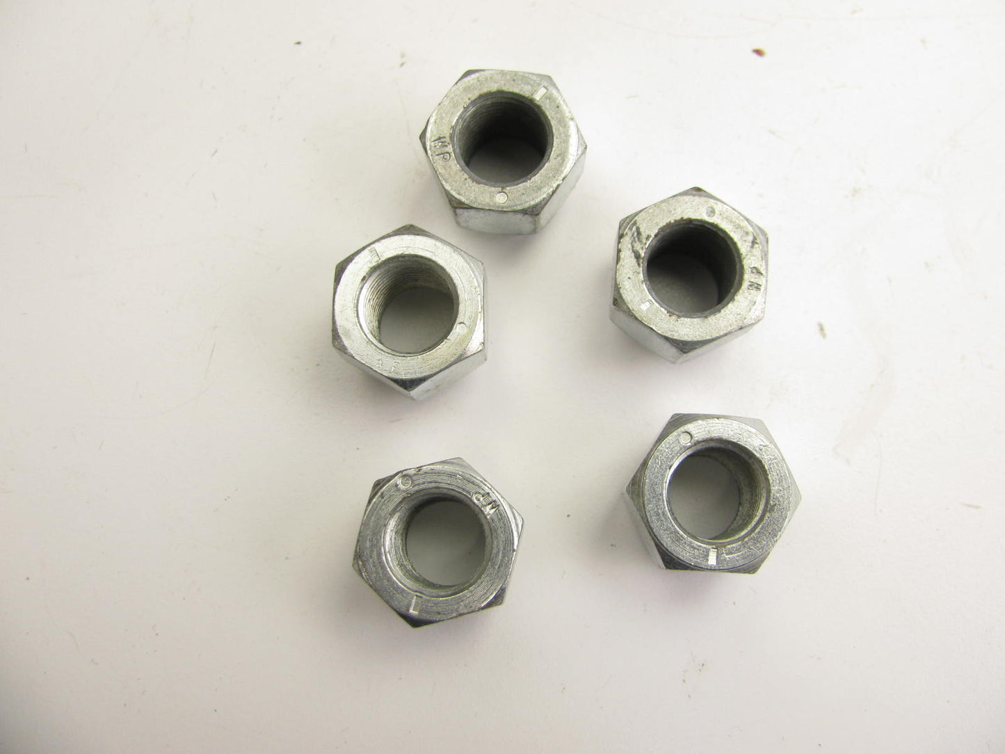 (5) Bendix 142185 Wheel Lug Nuts - Front / Rear