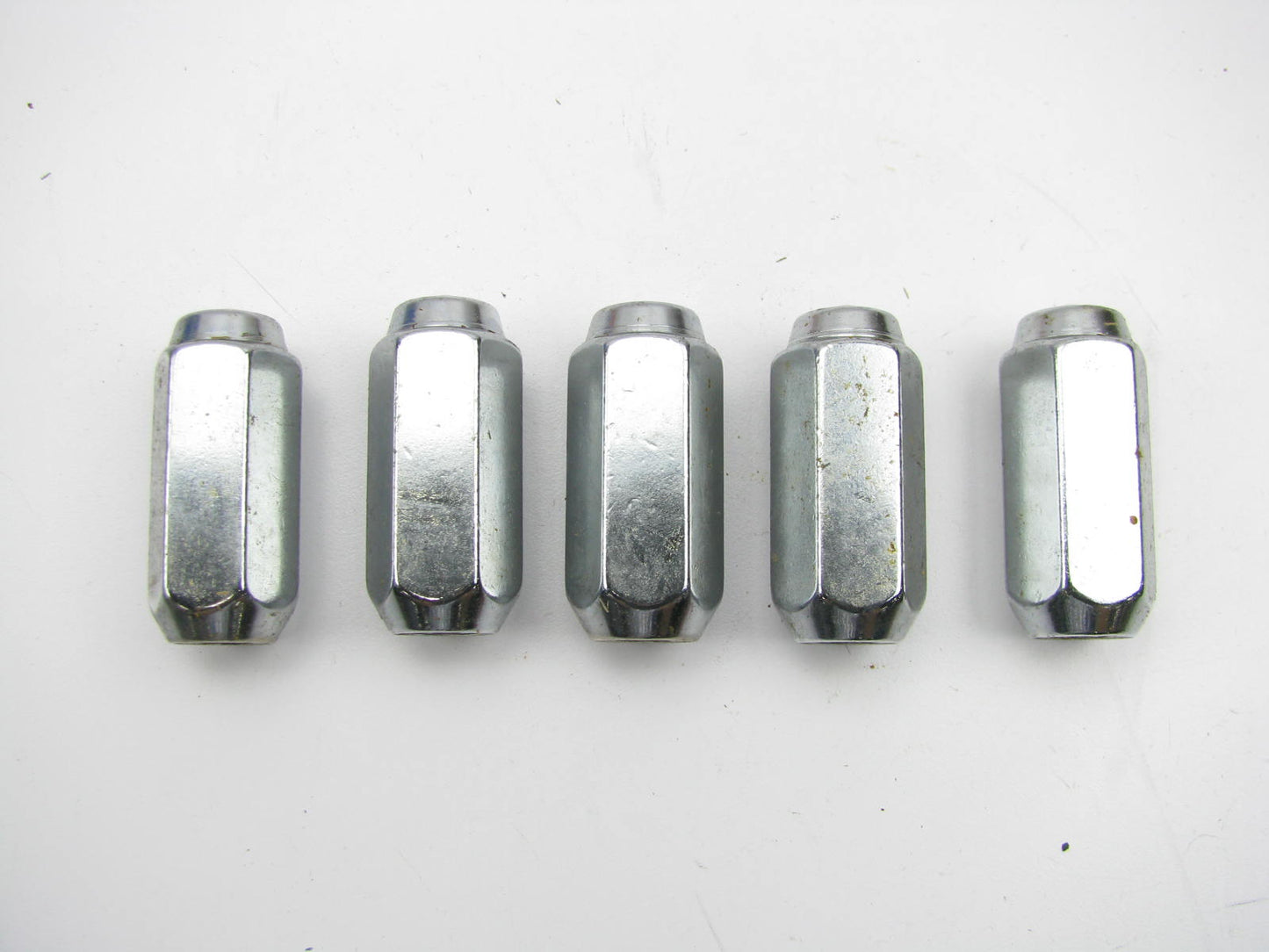 (5) Bendix 142208 Wheel Lug Nuts - Front / Rear