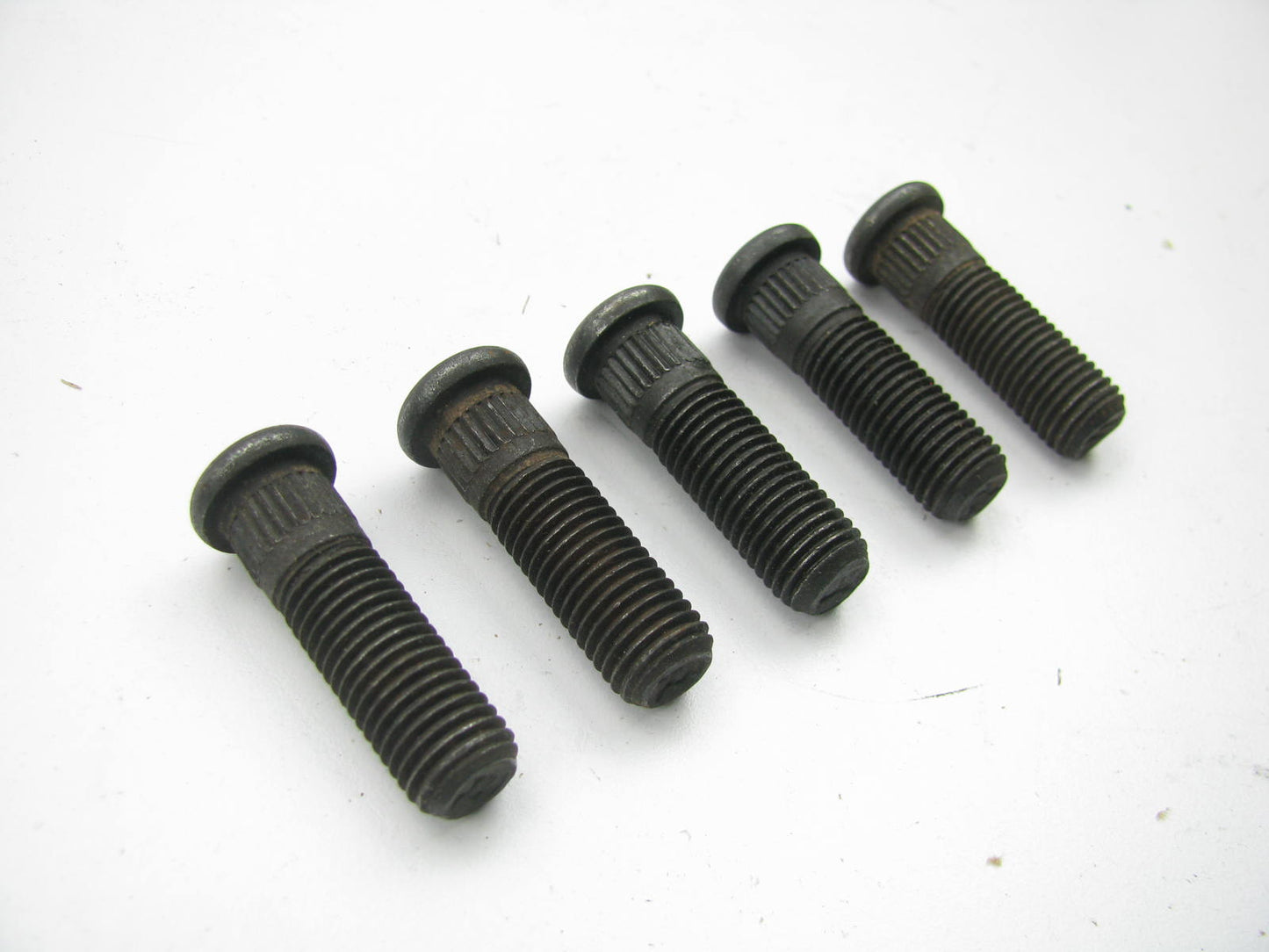 (5) Bendix 142254 Wheel Lug Studs