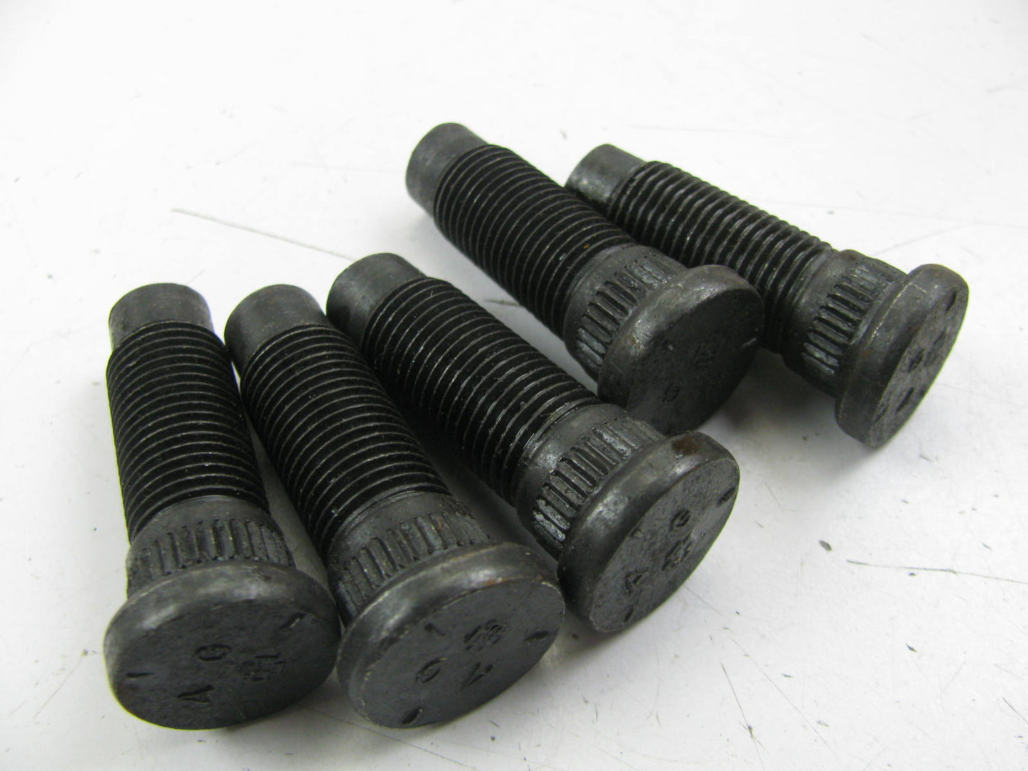 (5) Bendix 142309 Wheel Lug Studs