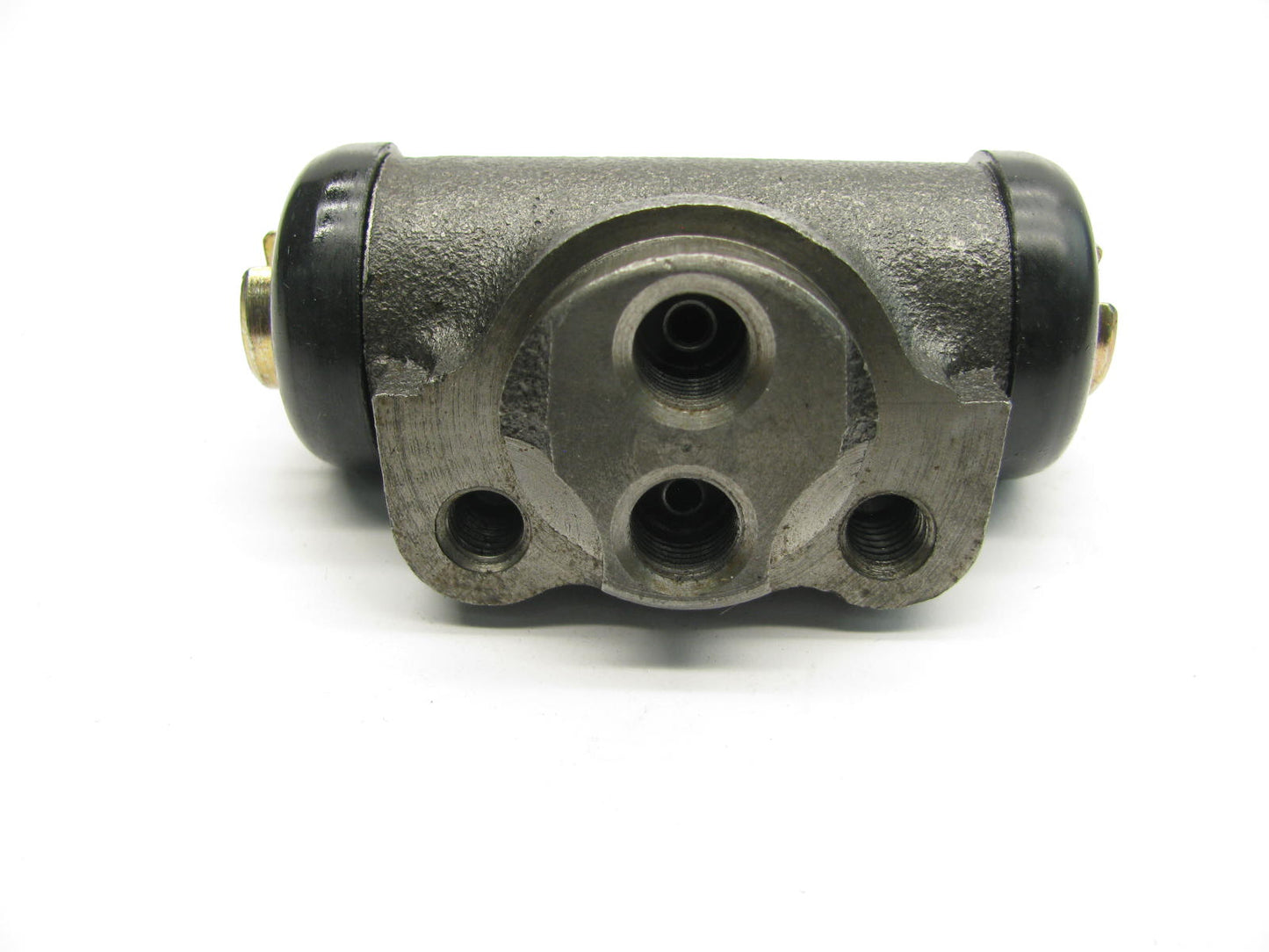 Bendix 33879 Drum Brake Wheel Cylinder - Rear Right