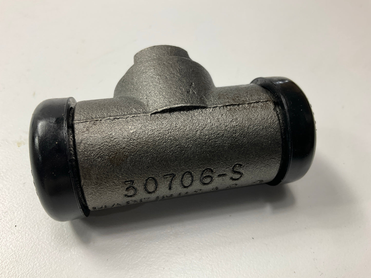 Bendix 33885 Rear Drum Brake Wheel Cylinder