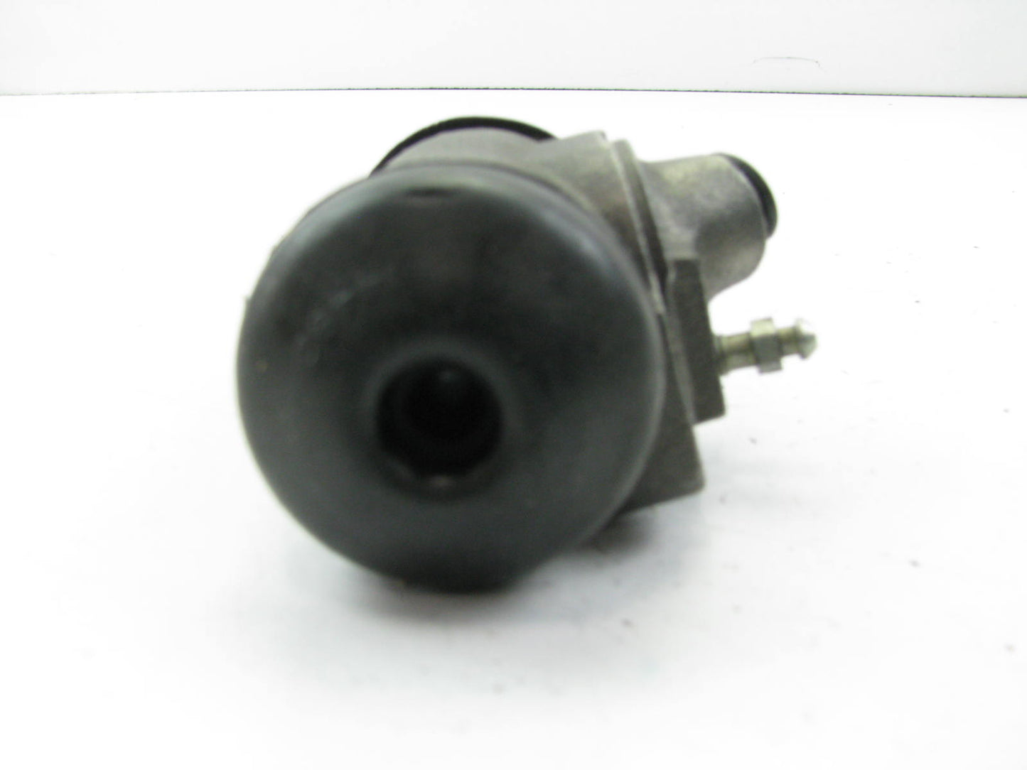 Bendix 33915 Drum Brake Wheel Cylinder - Front Left