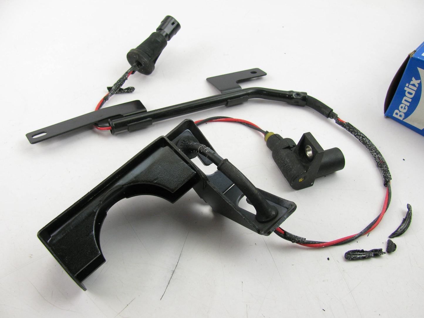 DAMAGED INSULATION - Bendix 40043 Front Left ABS Wheel Speed Sensor
