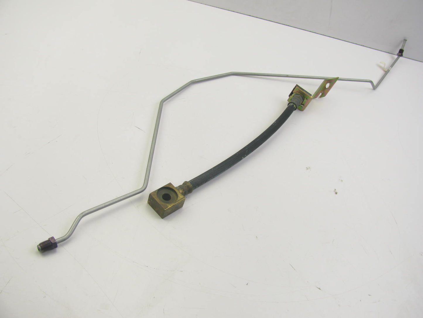 Bendix 78710 Rear Right Brake Hydraulic Hose for 1990-1997 Ford F-350 F53 F59