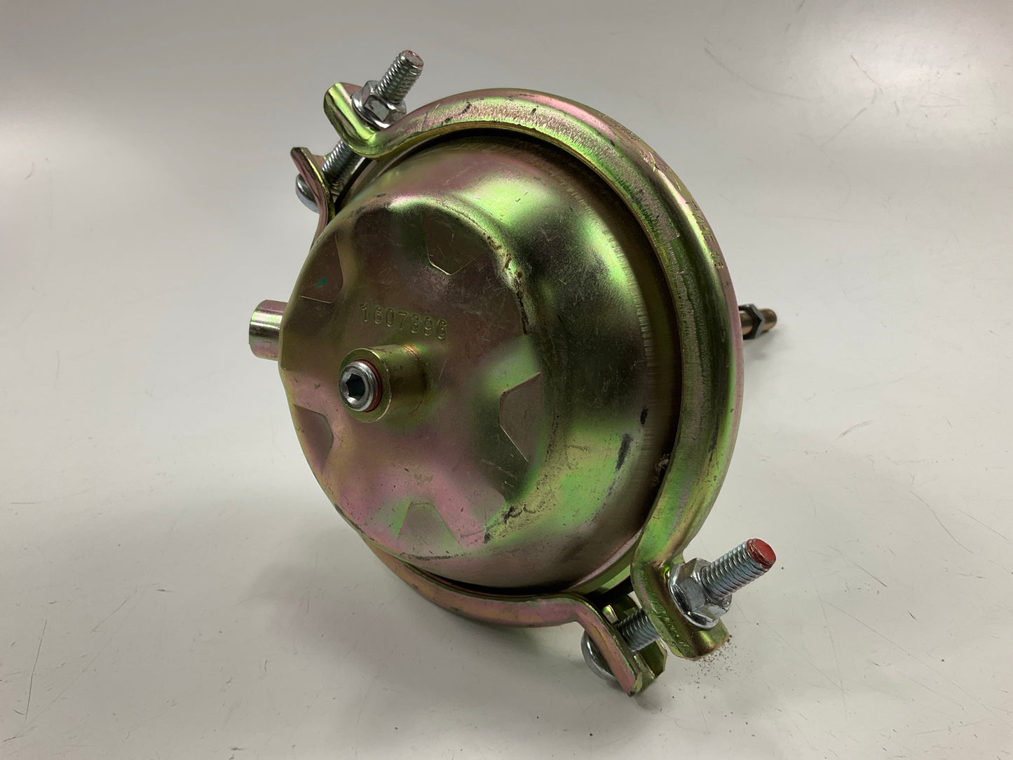 Bendix 800823 SC16 Air Brake Service Chamber - Type 16, 2.25'' Stroke
