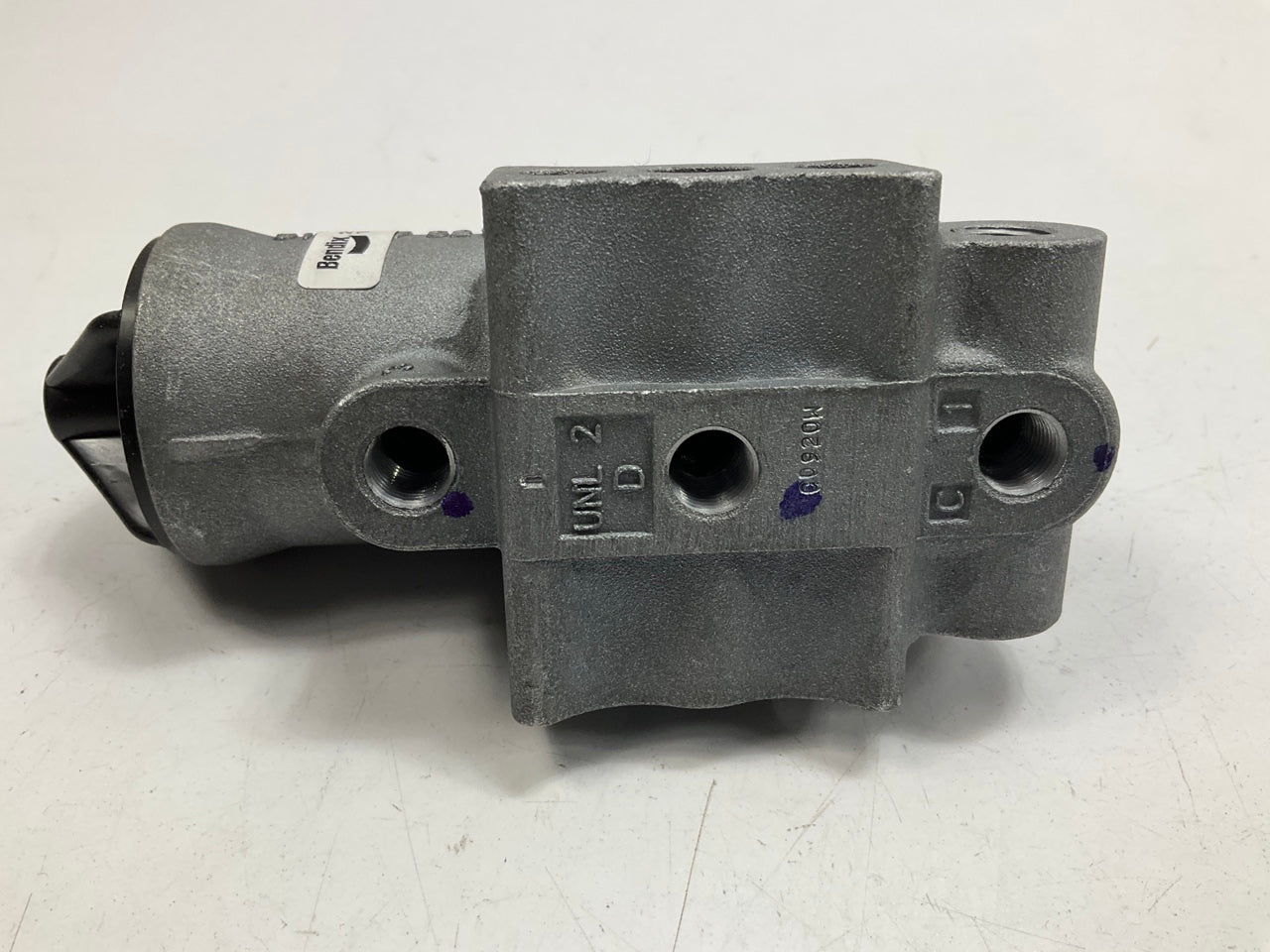 INCOMPLETE - Bendix OR275491X REMAN Governor Air Valve, 1/8'' NPT, 100 PSI Cut In