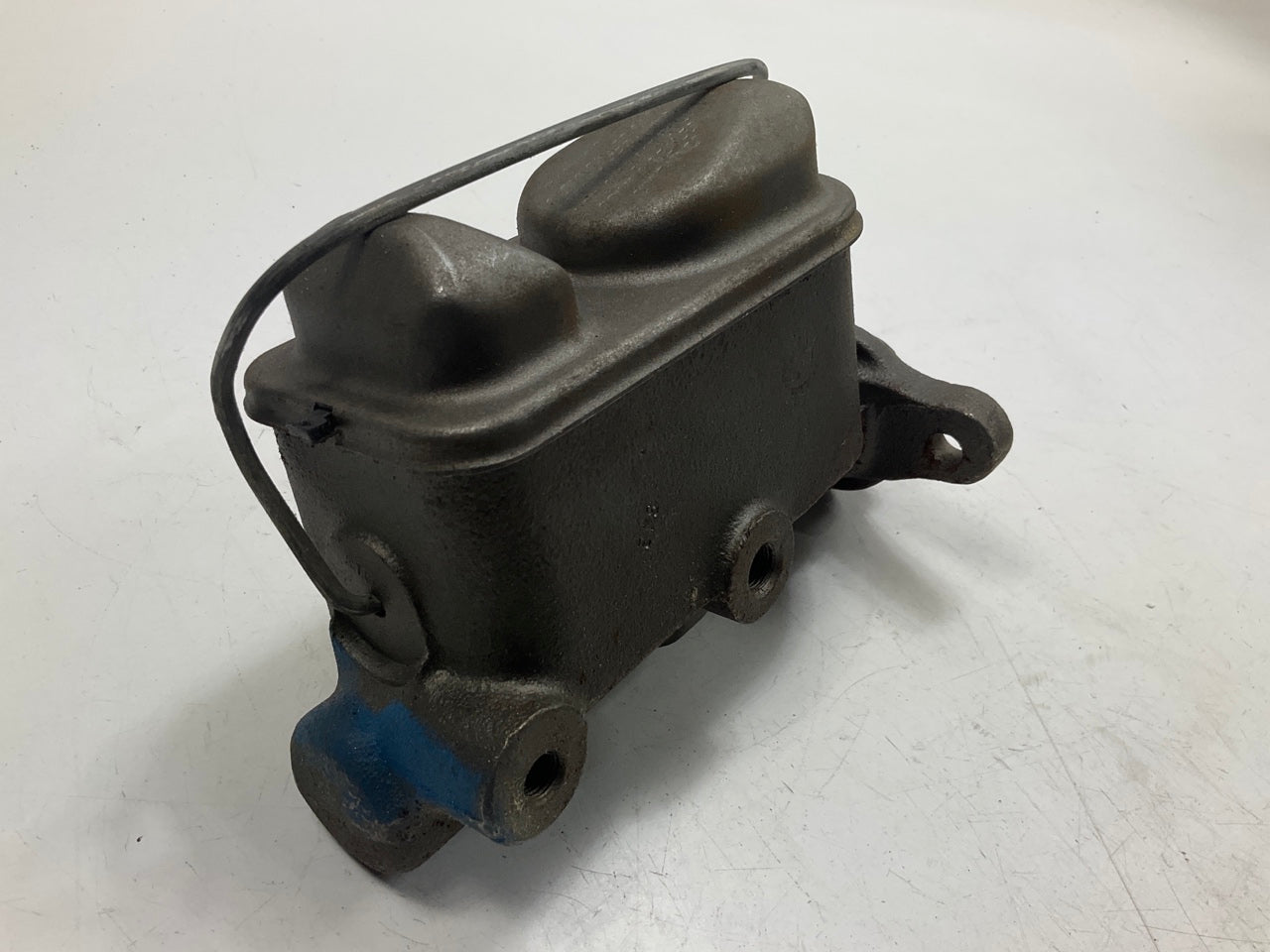 REMAN. Bendix R11494 Brake Master Cylinder
