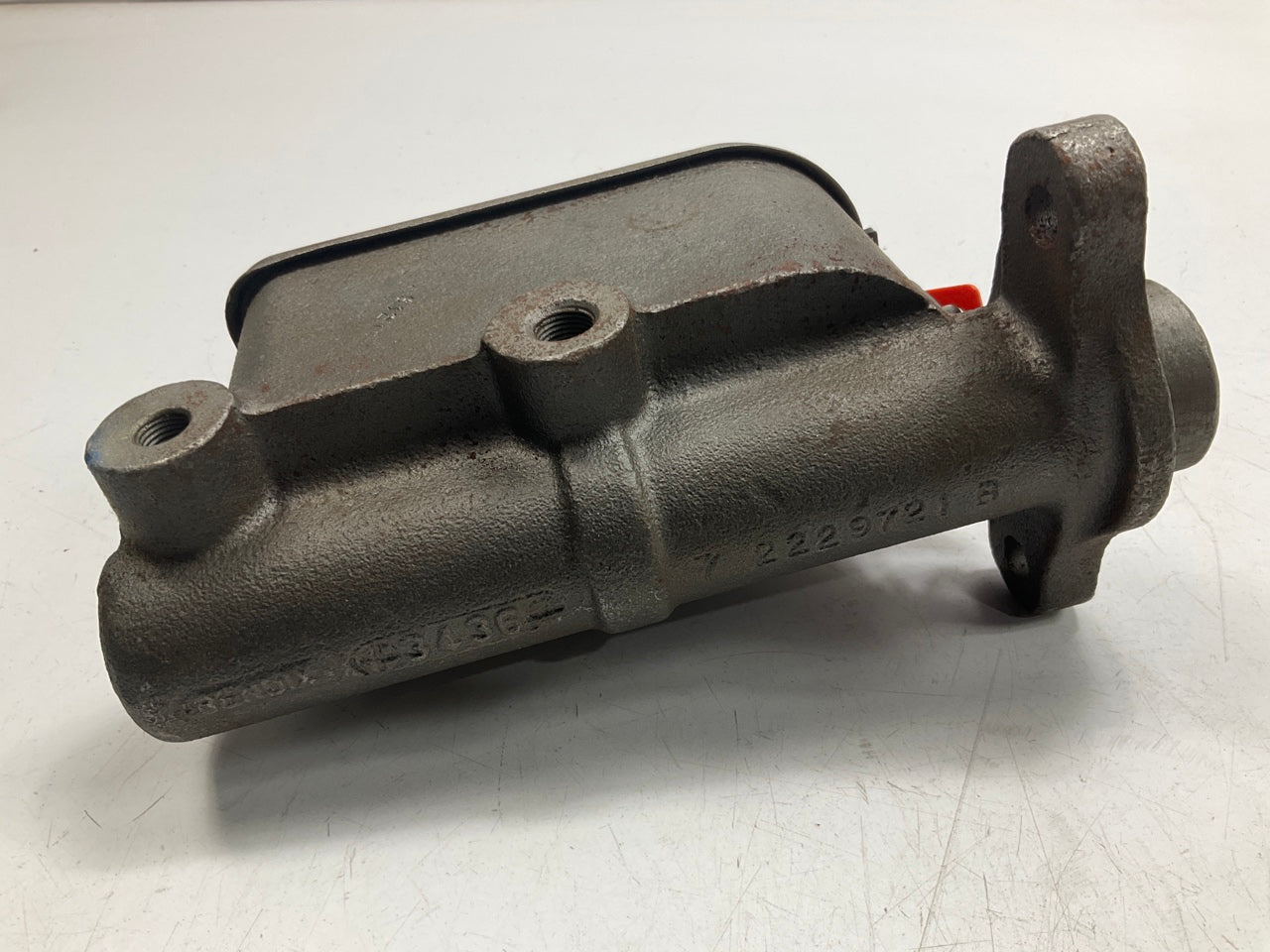 REMAN. Bendix R11494 Brake Master Cylinder