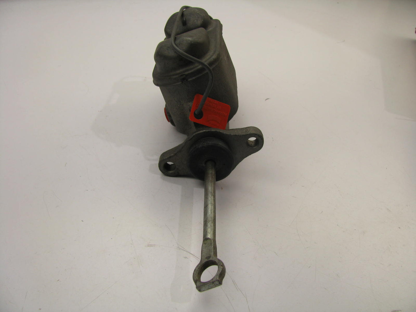 REMAN. Bendix R11614 Brake Master Cylinder