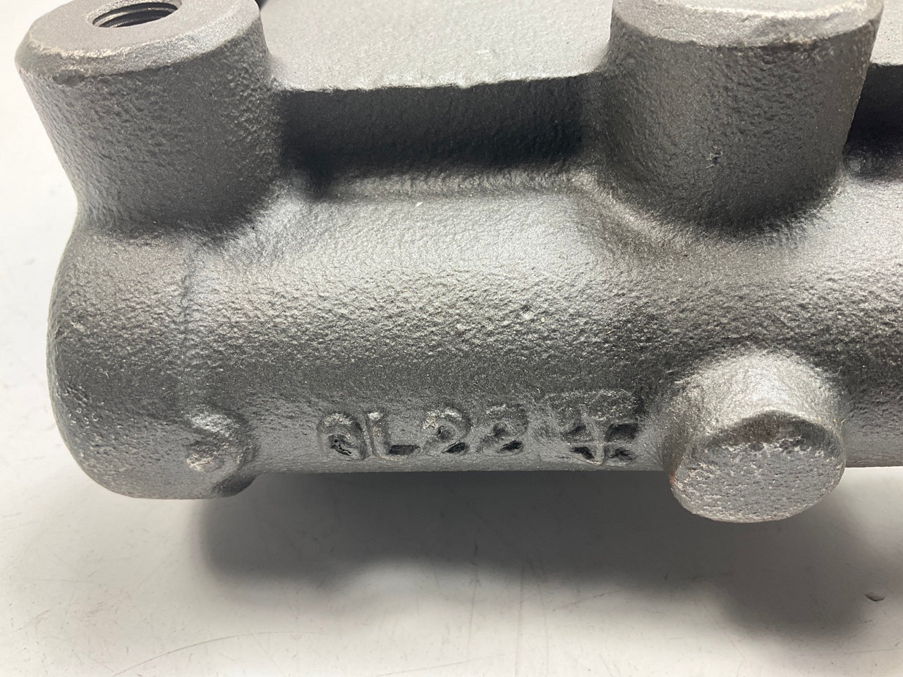 REMAN. Bendix R11614 Brake Master Cylinder