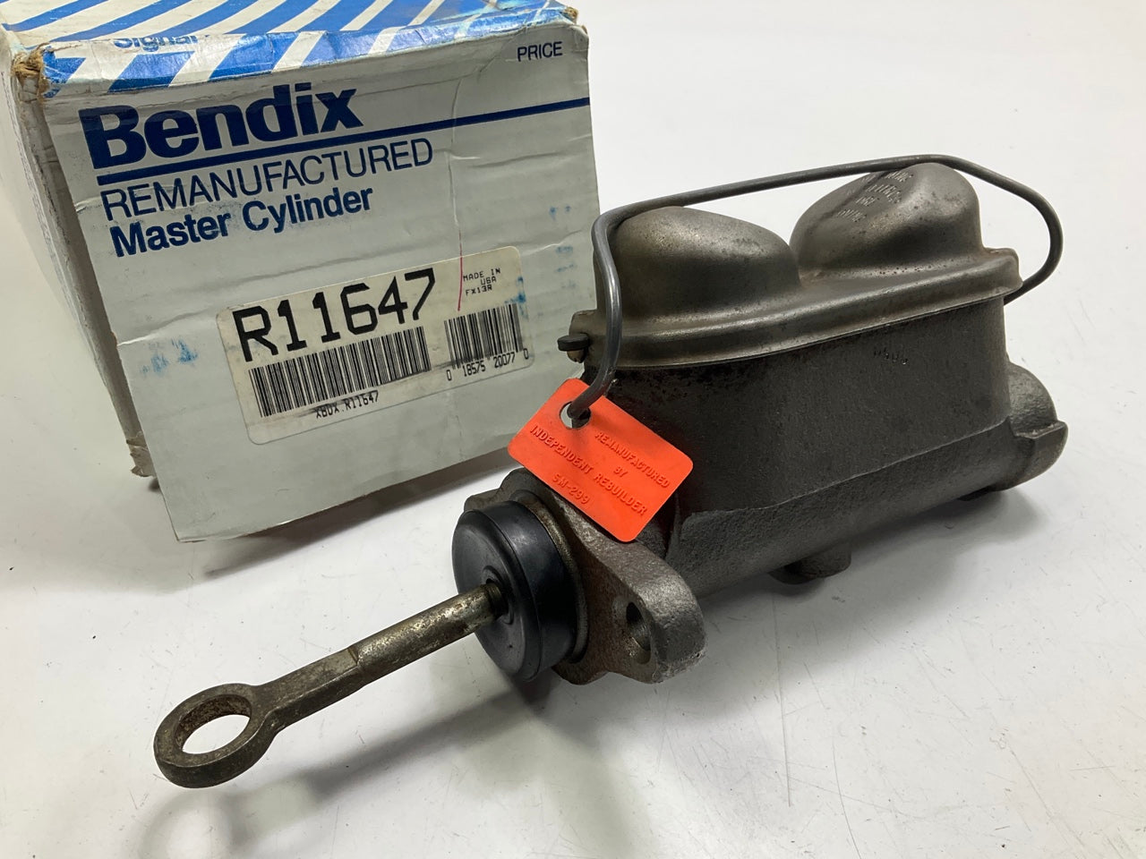 REMAN. Bendix R11647 Brake Master Cylinder