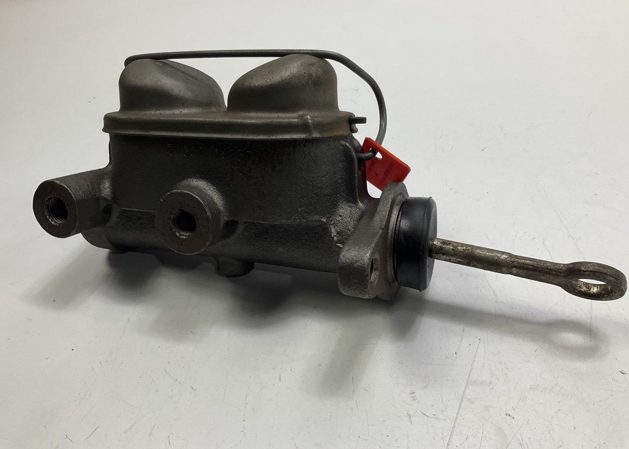 REMAN. Bendix R11647 Brake Master Cylinder