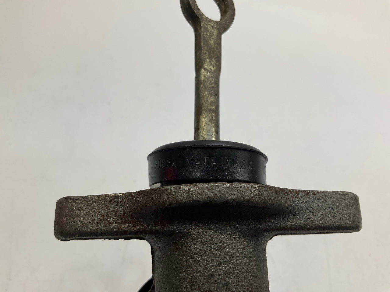 REMAN. Bendix R11647 Brake Master Cylinder