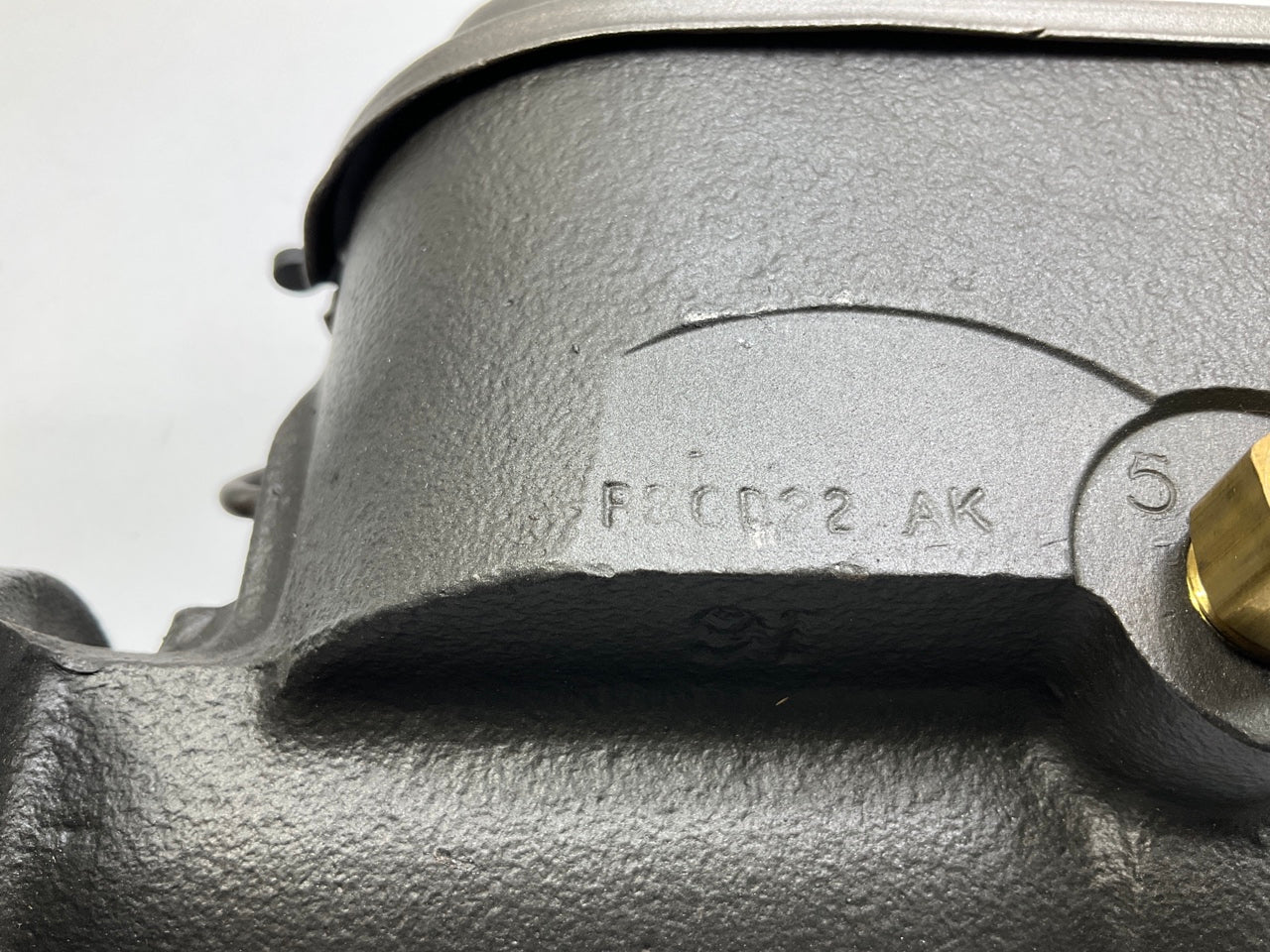 REMAN. Bendix R11667 Manual Brake Master Cylinder
