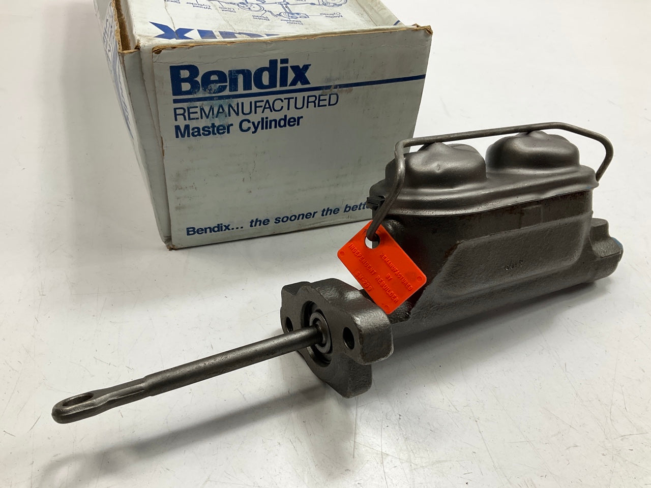 REMAN. Bendix R11708 Brake Master Cylinder