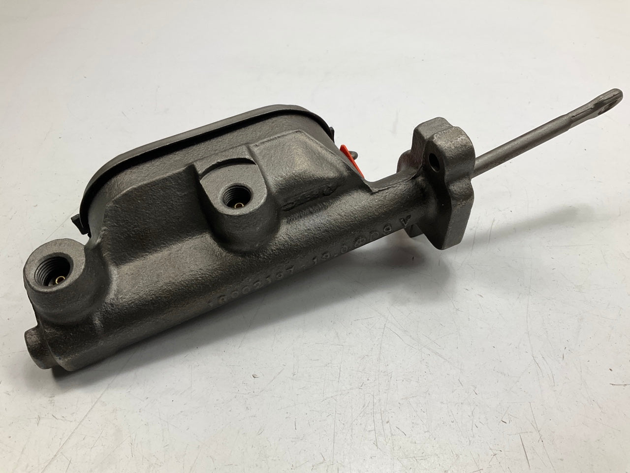 REMAN. Bendix R11708 Brake Master Cylinder