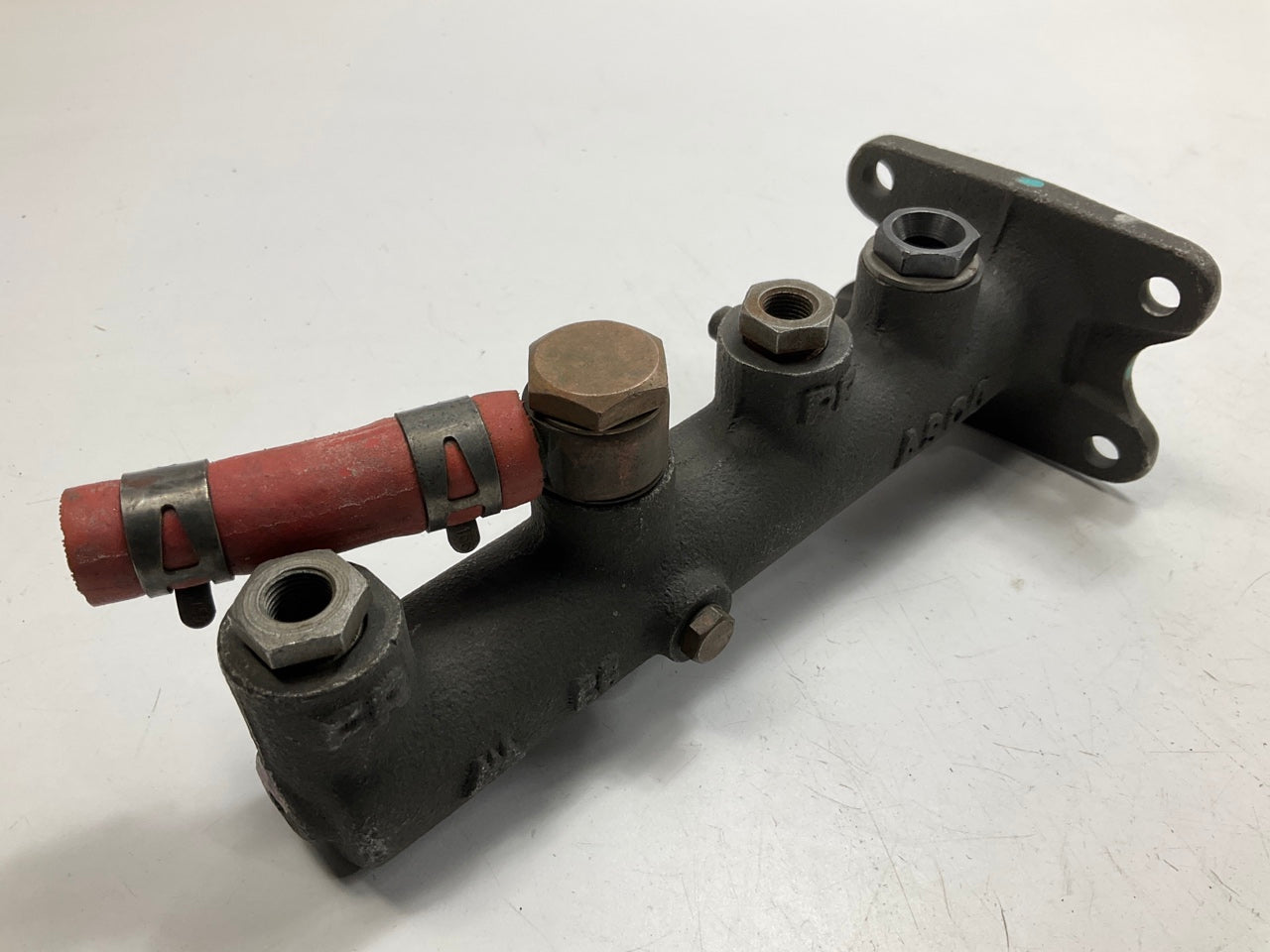 REMAN. Bendix R 12150 Brake Master Cylinder