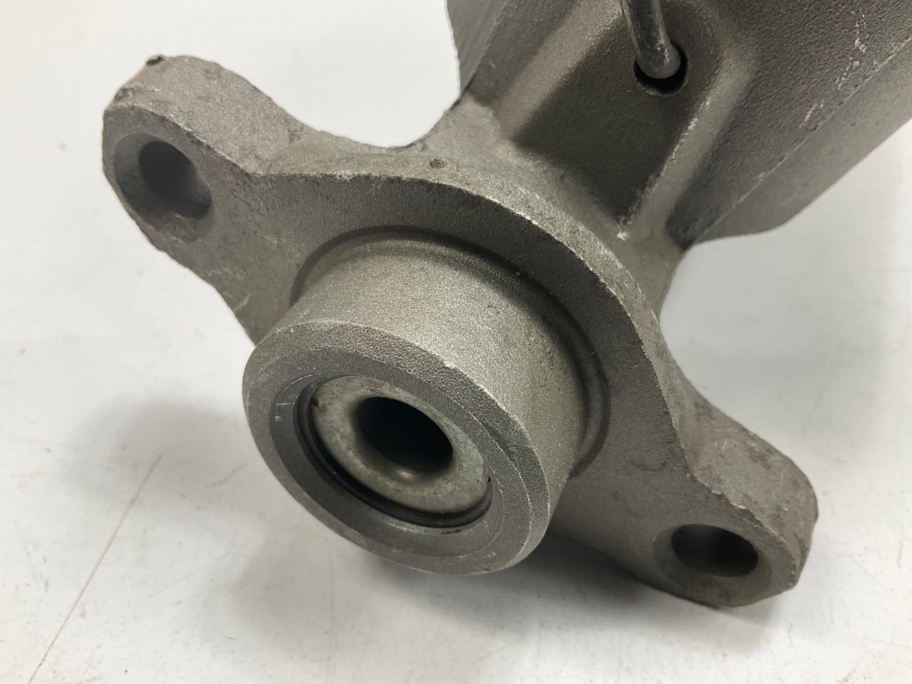 REMAN. Bendix R 12388 Brake Master Cylinder