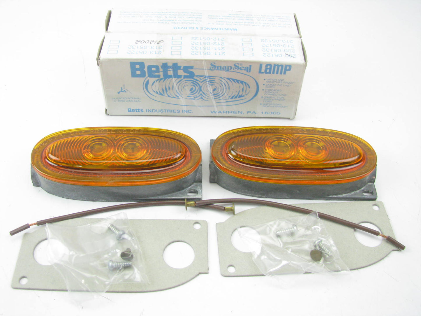 (2) Betts 211002 Amber B21 Aluminum Low Profile Side Marker Clearance Lamp Light