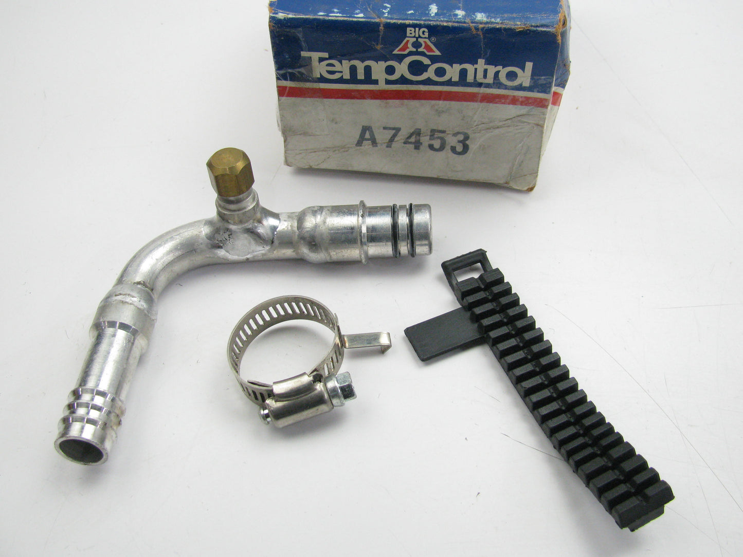 Big A A7453 90 Deg Male W/ 1/4'' Charge Port 12# Hose 5/8'' Fitting 3/4'' Coupling