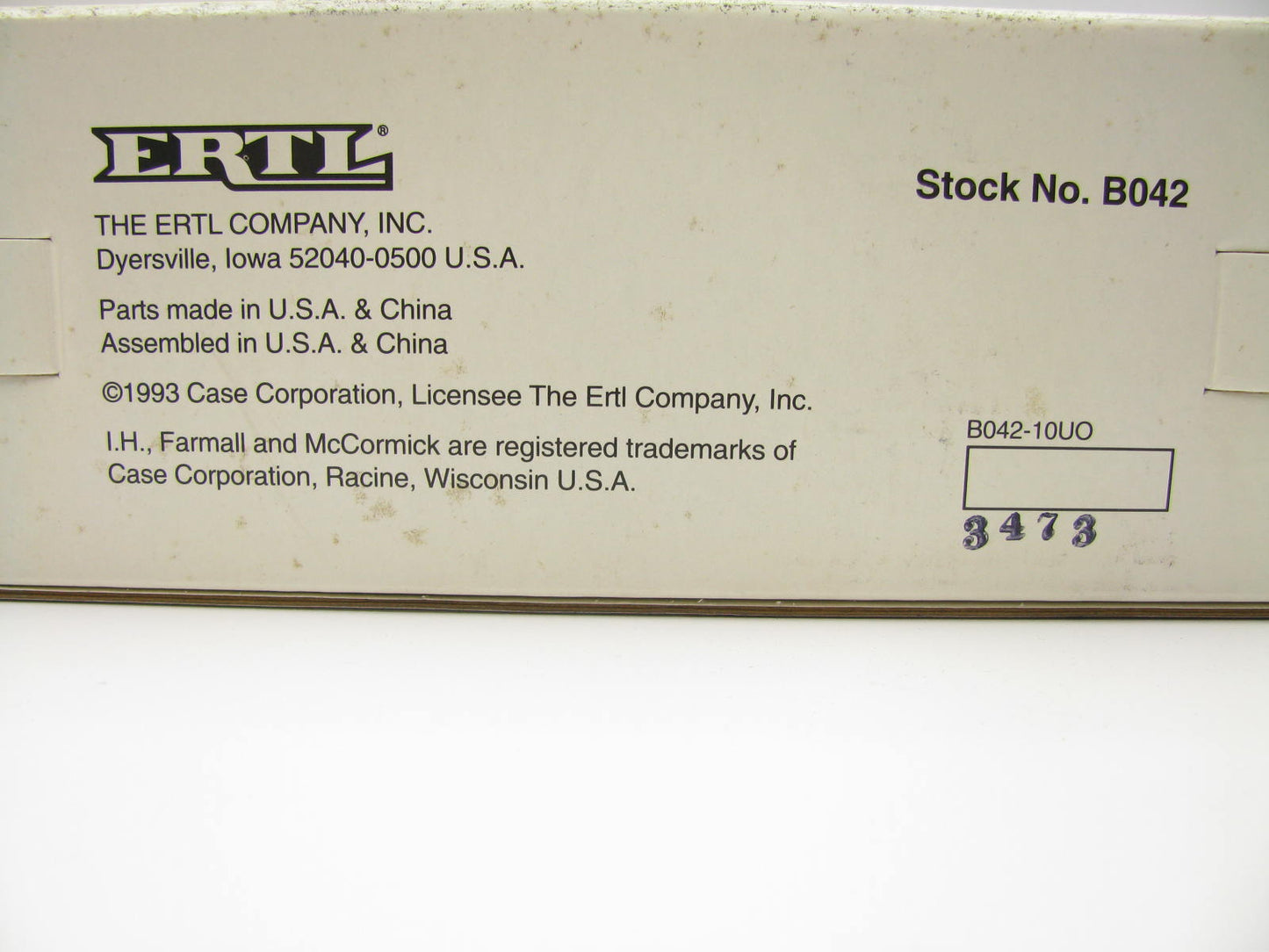 ERTL BIG A AUTO PARTS 1931 Hawkeye Flatbed Model Truck With FARMALL 350 Tractor