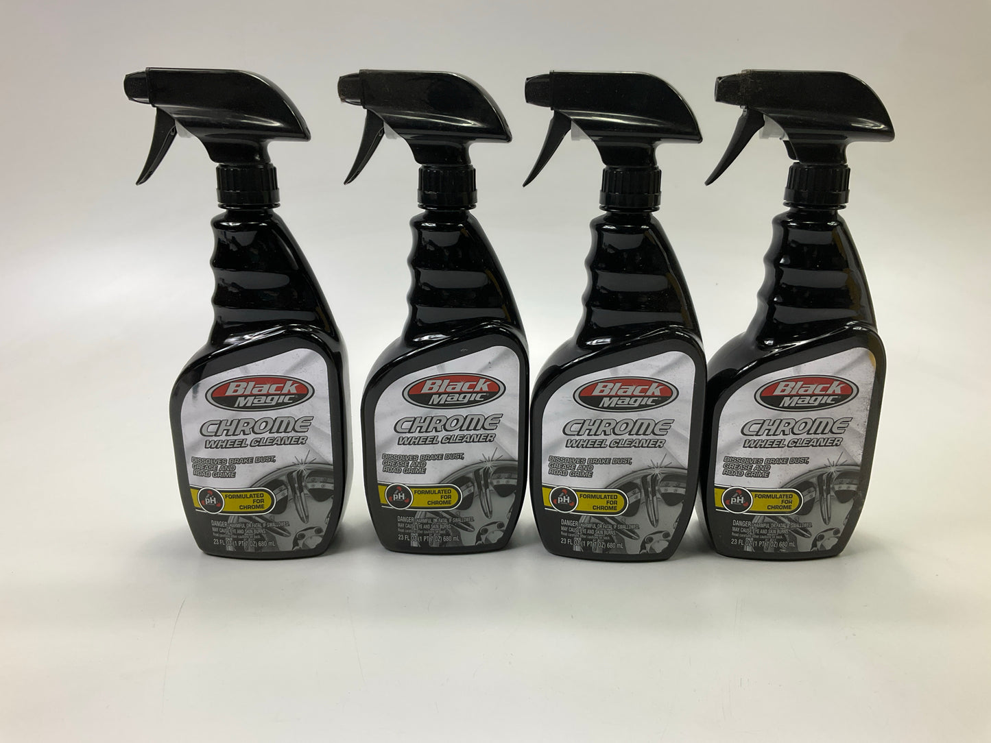 (4) Black Magic 120005 Chrome Wheel Cleaner, 23 Oz. Spray Bottle For Chrome Rims