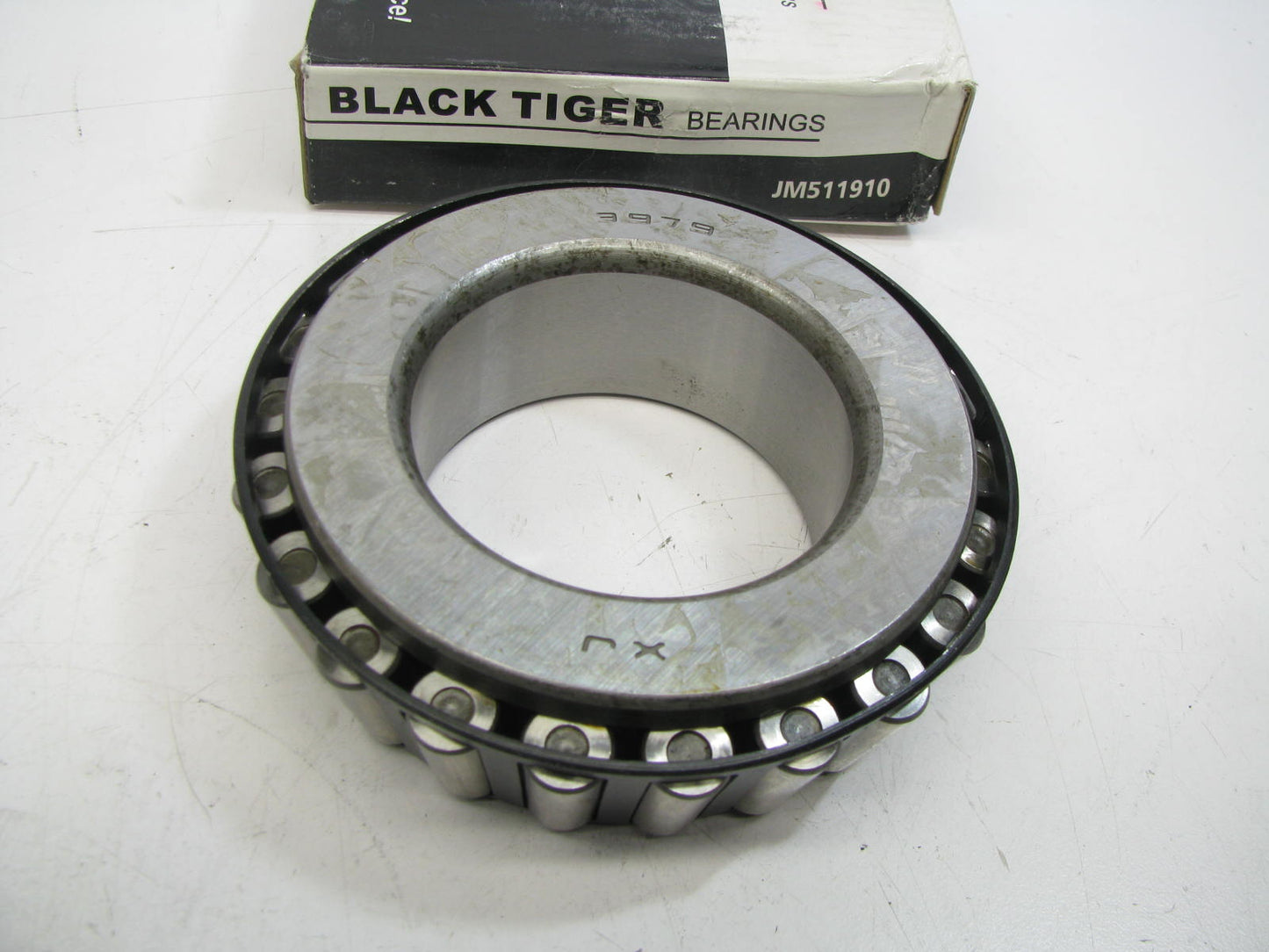 Black JM511910 Tapered Roller Bearing - 4.3307'' OD X 0.8858'' Wide X 0.10'' Radius