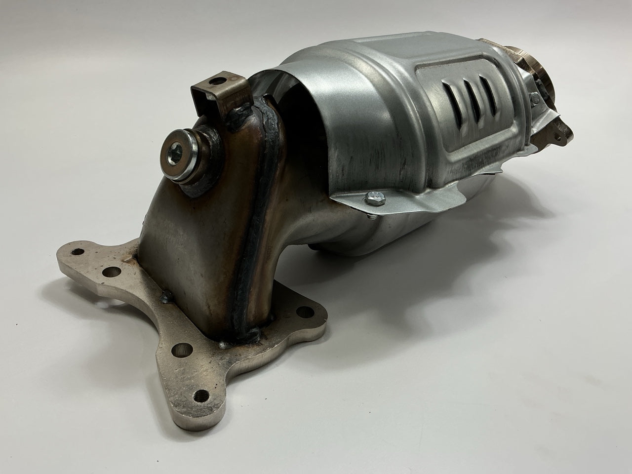 Blueflow 2021301 Front Catalytic Converter For 2008-2012 Honda Accord 2.4L