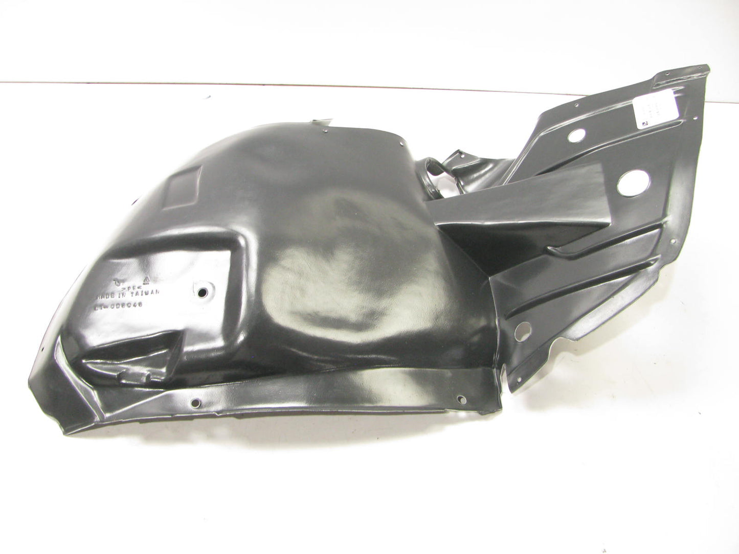 NEW AFTERMARKET Front Right Passengers Side Fender Wheel Well Liner 09-15 CTS