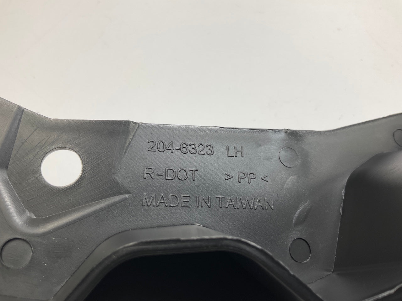 NEW 2048856323 Rear Left Bumper To Body Filler Panel MB1182100