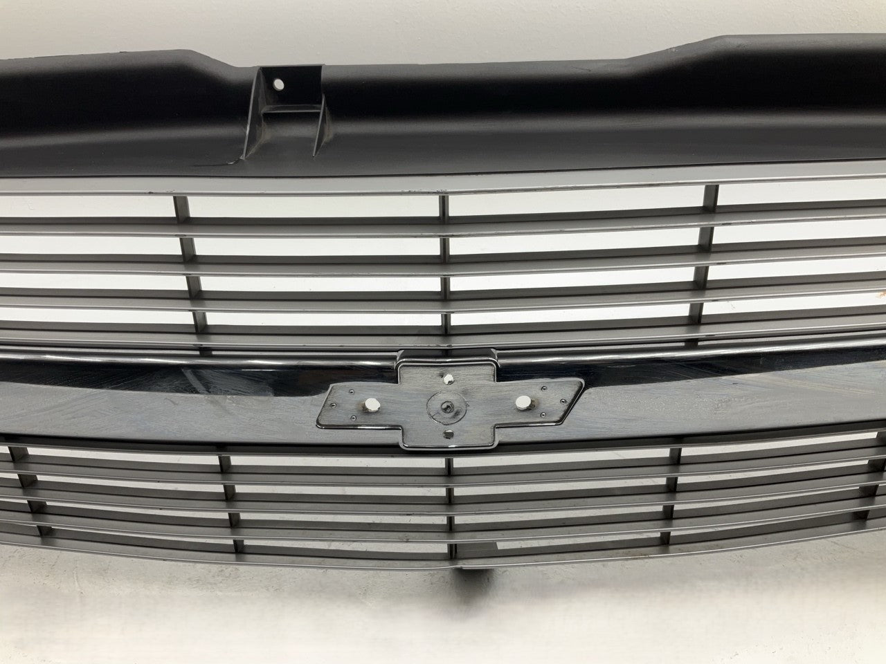 HAS SCRATCHES Front Grille 1995-2005 Chevy Astro Van OEM GM # 25112737