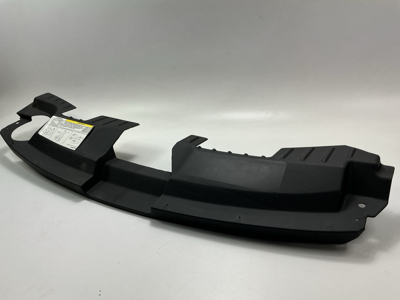 4857217AD Front Radiator Support Cover Grille Bracket For 2001-07 Dodge Caravan