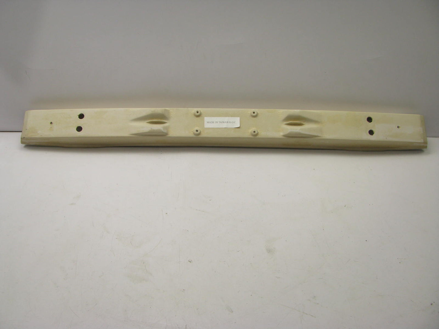 REAR Bumper Reinforcement Cross Member PLASTIC TO1106139 For 93-97 Corolla