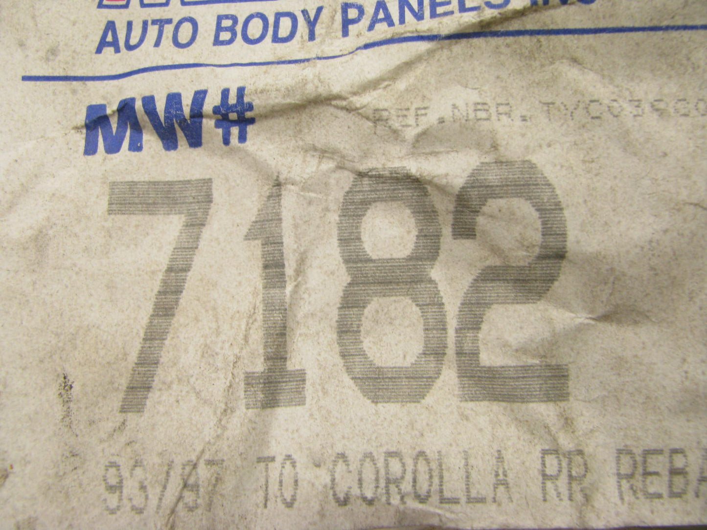 REAR Bumper Reinforcement Cross Member PLASTIC TO1106139 For 93-97 Corolla