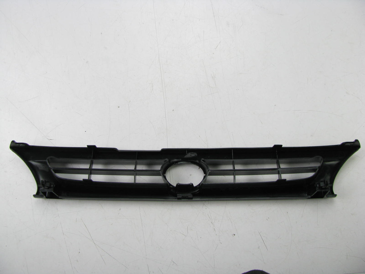 NEW, AFTERMARKET Front Center Grille For 1996-1997 Toyota Corolla