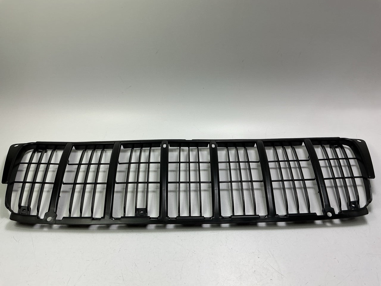 NEW AFTERMARKET AMJ3070GU Grille Insert For 1999-2003 Jeep Grand Cherokee