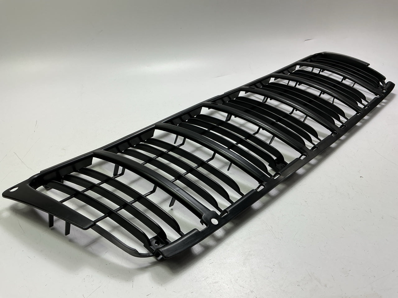 NEW AFTERMARKET AMJ3070GU Grille Insert For 1999-2003 Jeep Grand Cherokee